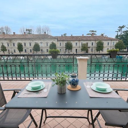 Acqua Verde Appartamenti Peschiera del Garda Luaran gambar