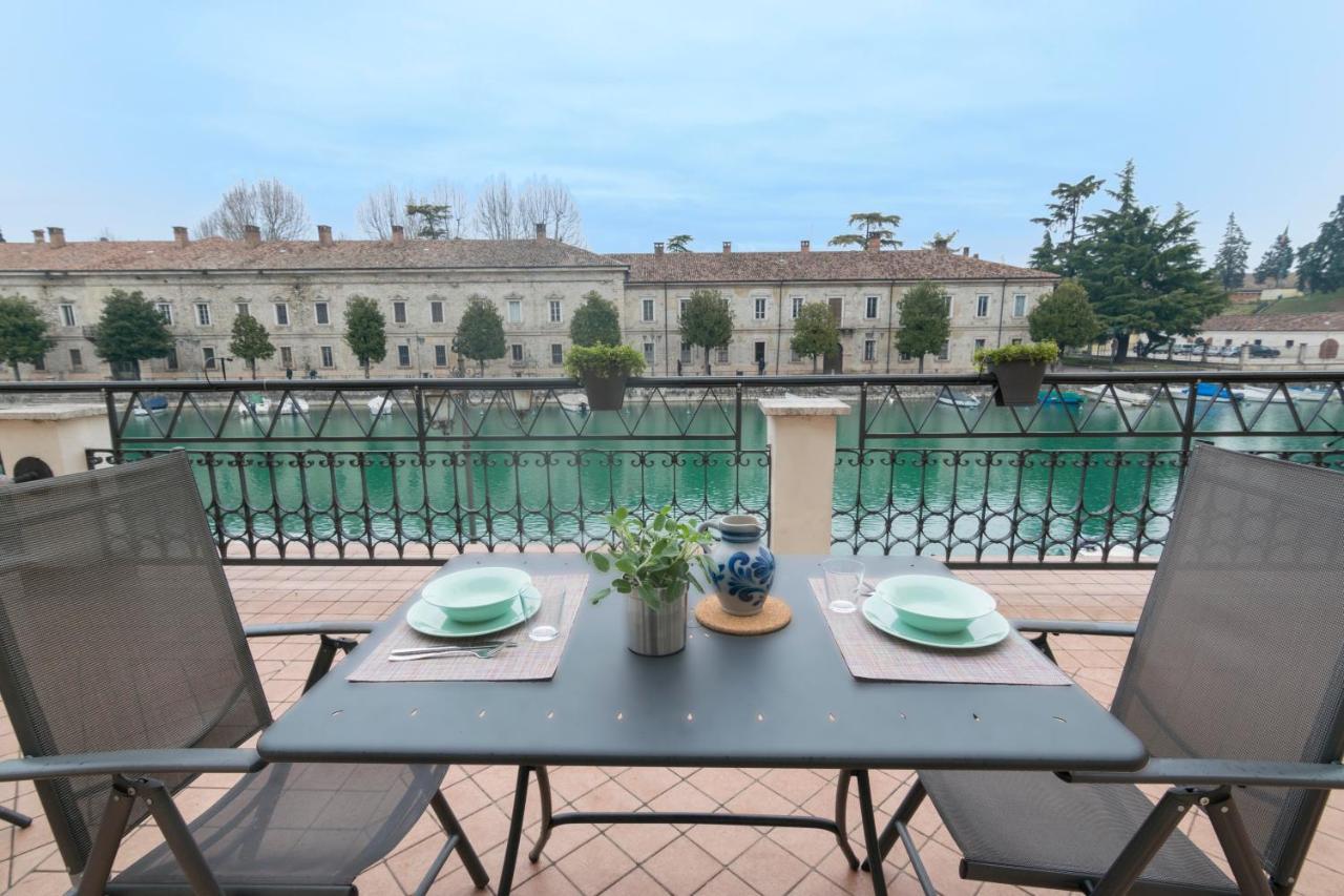 Acqua Verde Appartamenti Peschiera del Garda Luaran gambar
